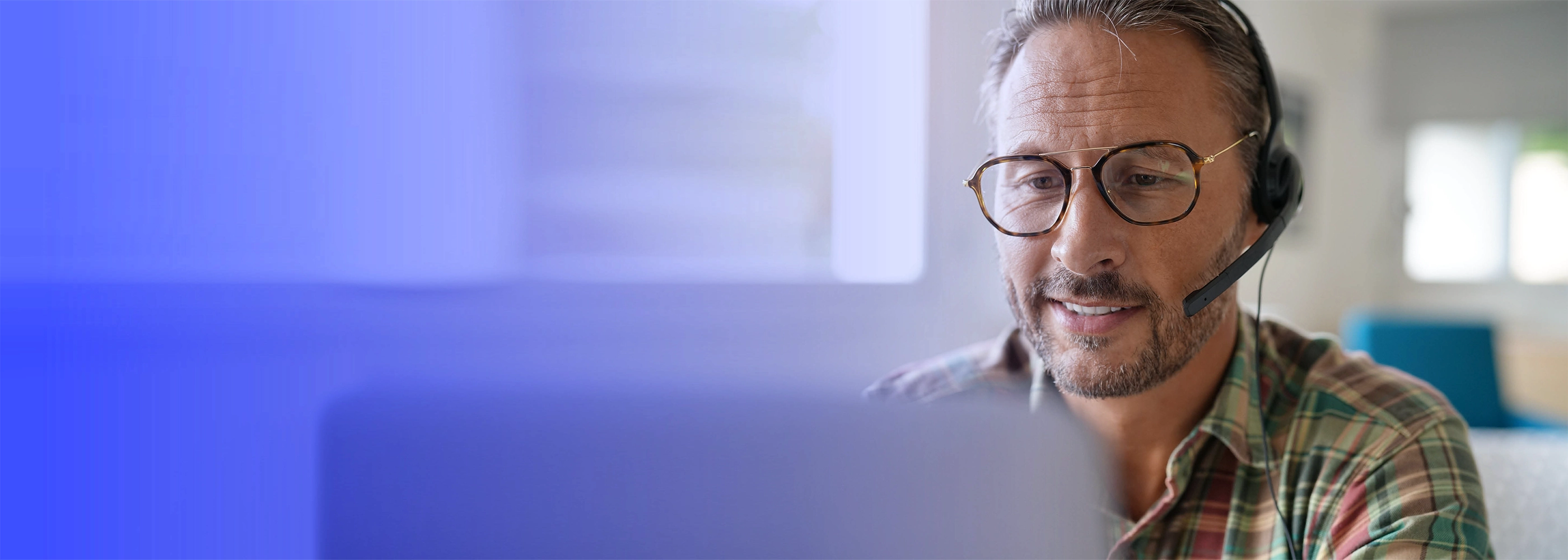 A contact center agent connected to cloud based contact center and enjoying experience