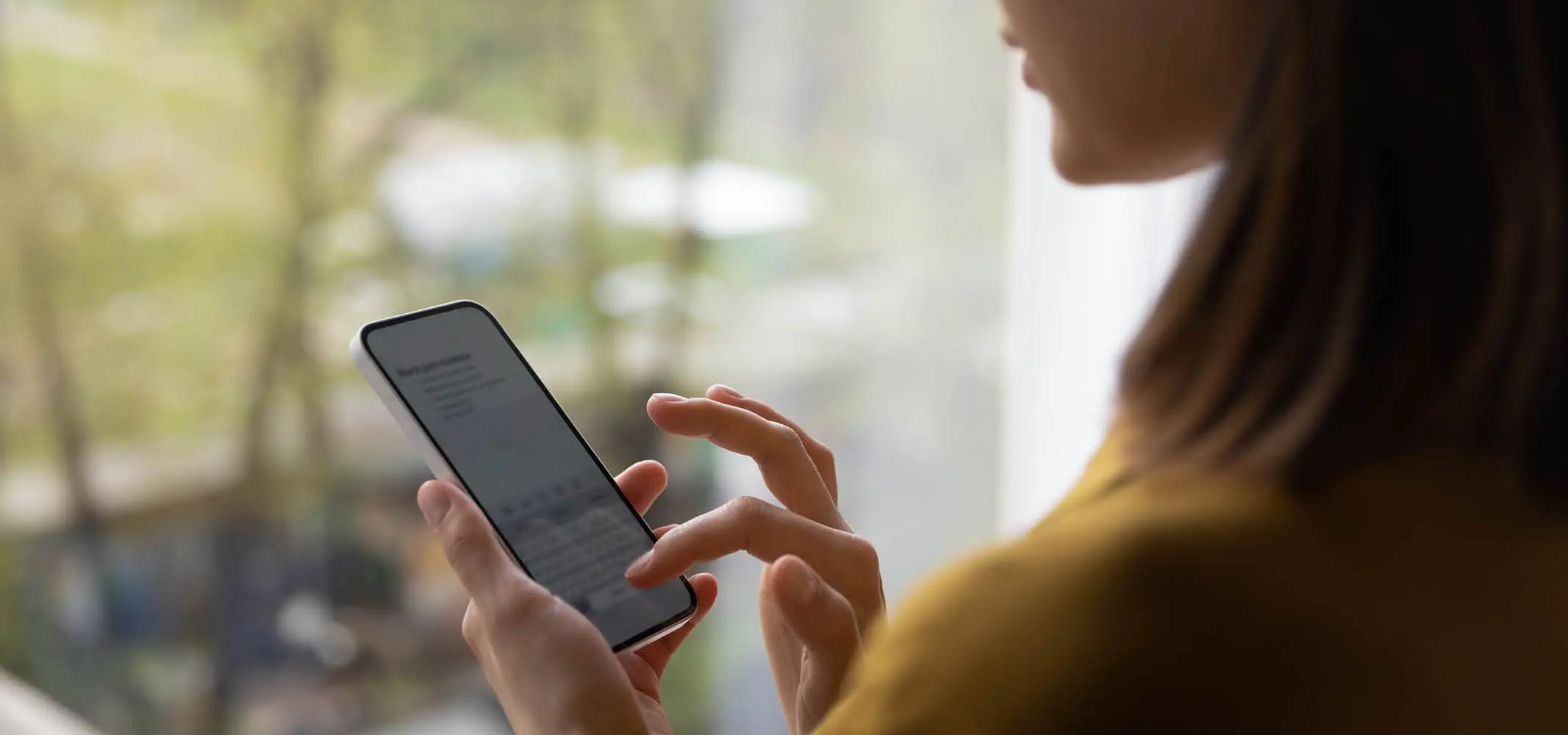 A customer using self-service solutions in a customer support app