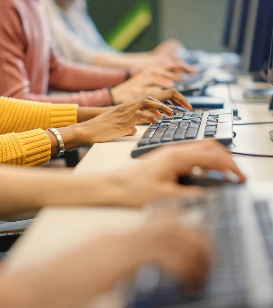 Call center agents happily working on a omnichannel contact center